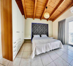 3 Bedrooms Maisonette